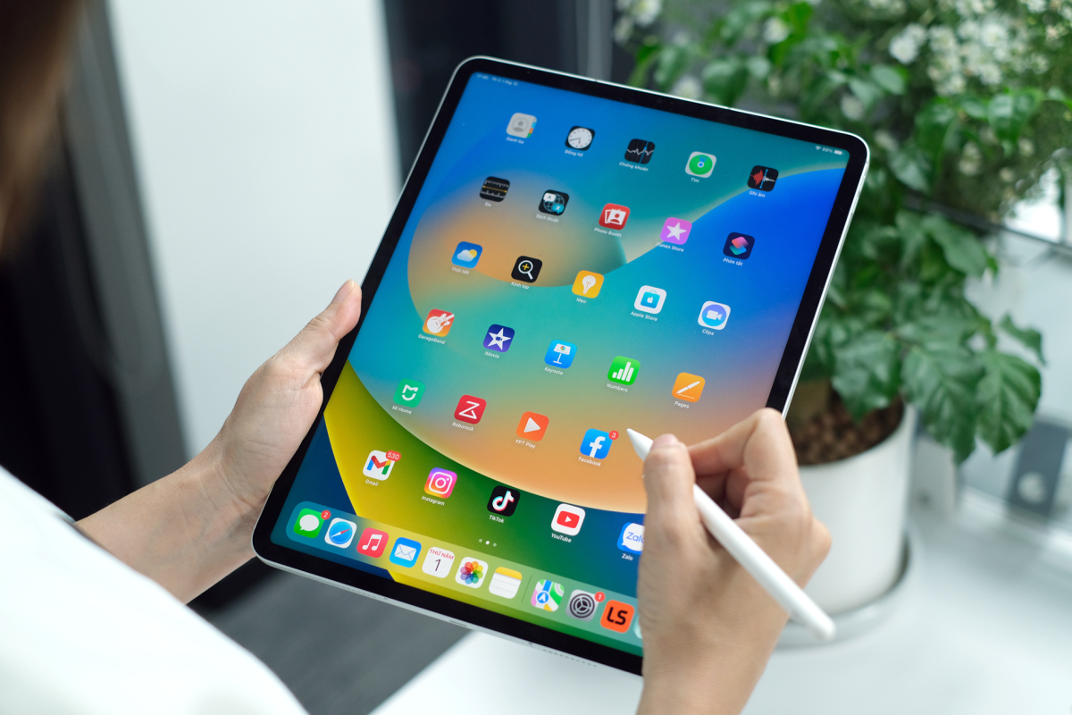 iPad Pro M2 - tablet mạnh hơn laptop cao cấp