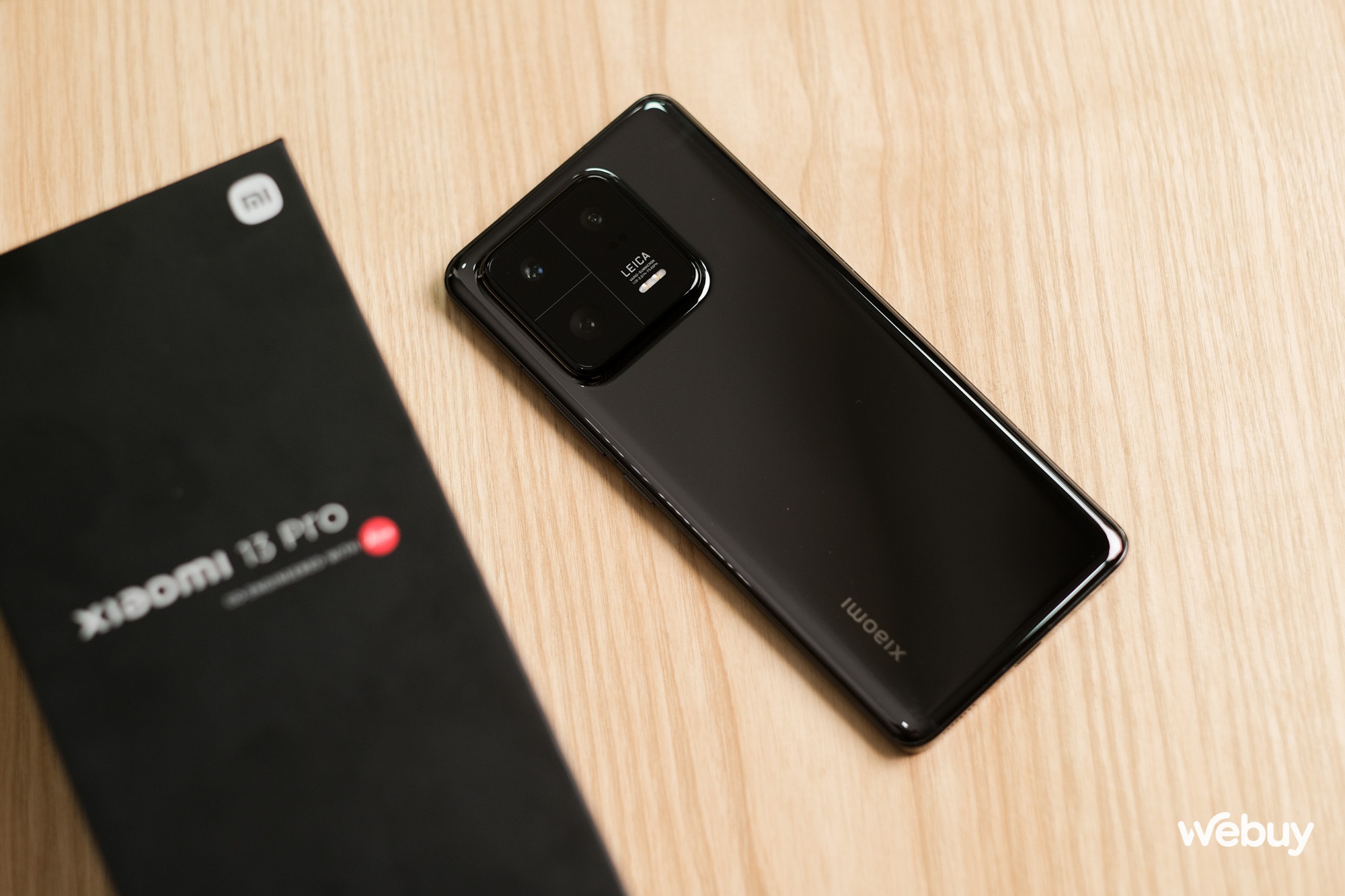 Điện thoại chip Snapdragon 8 Gen 2 về Việt Nam giá chưa tới 18 triệu đồng
