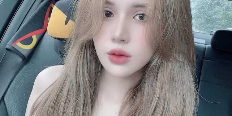 Hot Tiktoker Vy Ngọc Phương My 9x thành công sở hữu tài sắc vẹn toàn