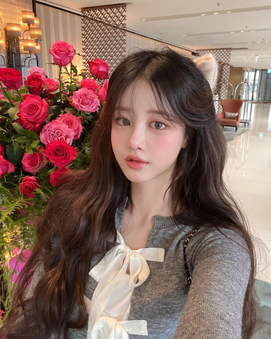 Cô gái Hàn Quốc sở hữu giao diện như búp bê ngoài đời thực
