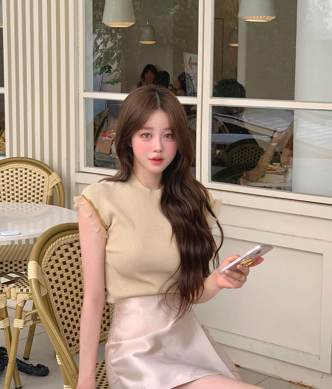 Cô gái Hàn Quốc sở hữu giao diện như búp bê ngoài đời thực