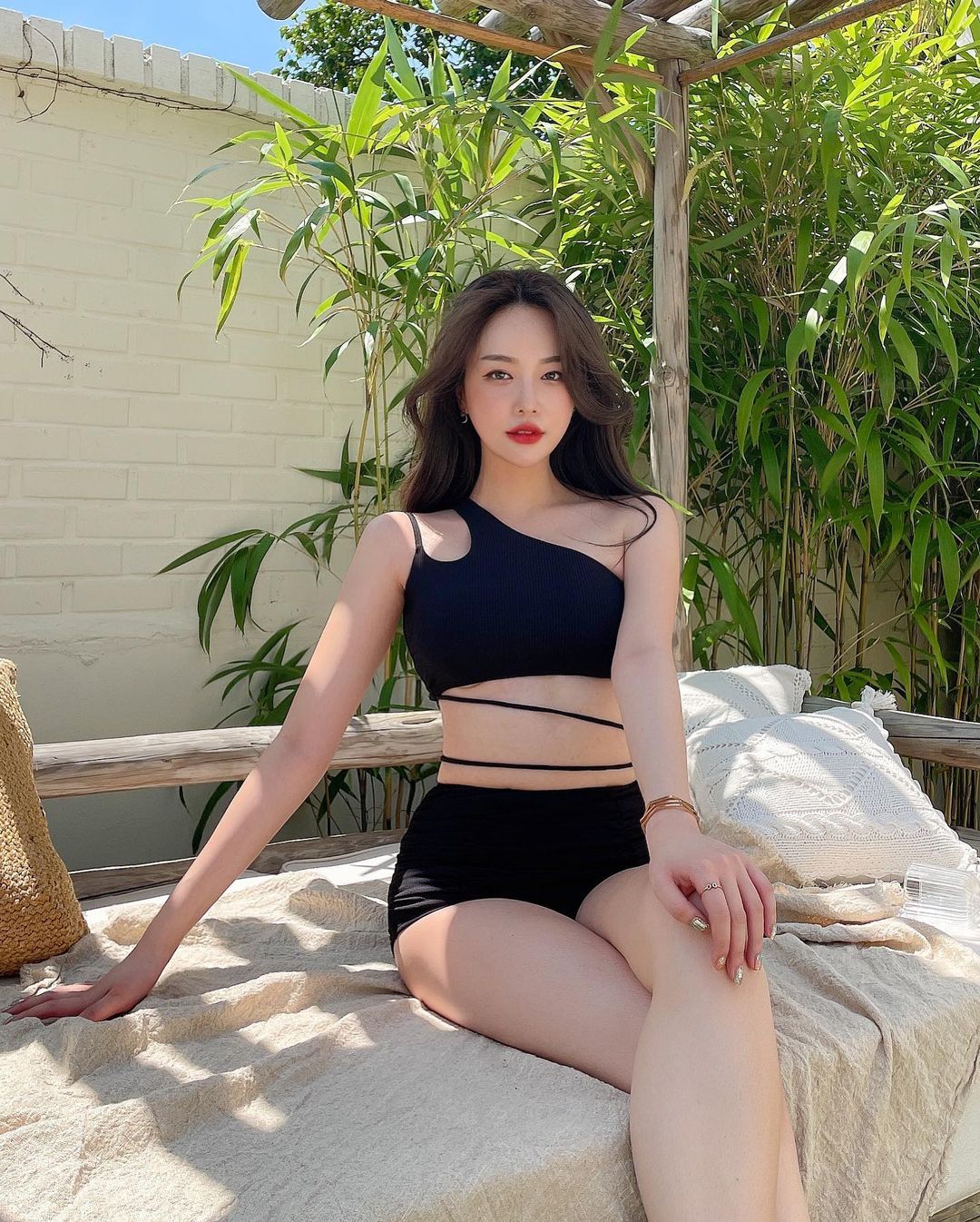 Nữ blogger người Hàn đốn tim fan với nhan sắc thiên thần
