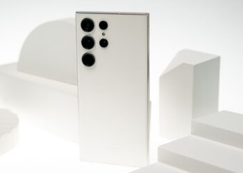 Galaxy S23 chính hãng giá từ 22,9 triệu đồng, bản đắt nhất có giá 44,9 triệu kèm nhiều quà