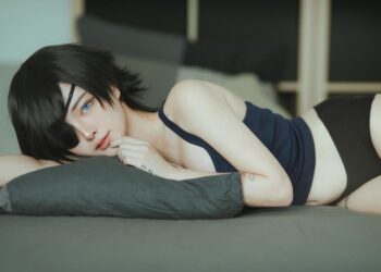Ngắm nhìn bộ ảnh cosplay cực kỳ sexy, quyến rũ của cô nàng Josette
